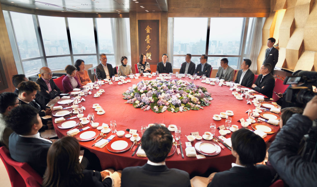 香港特区行政长官李家超到访中国香港（地区）商会