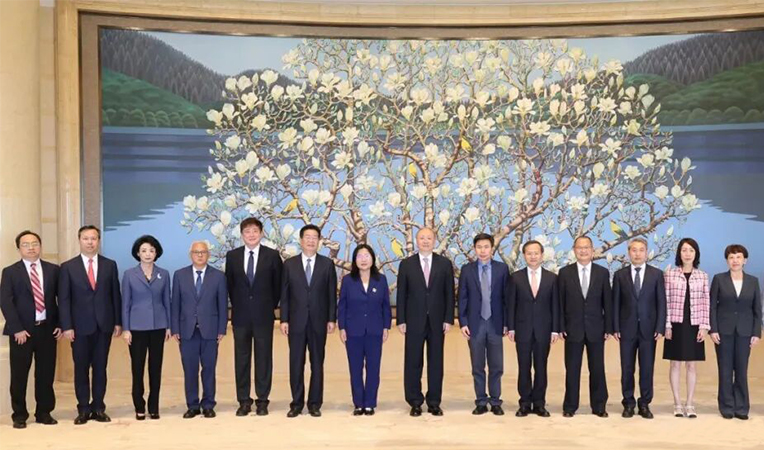 公司总裁杨莉珊荣获第六届北京市华侨华人“京华奖”